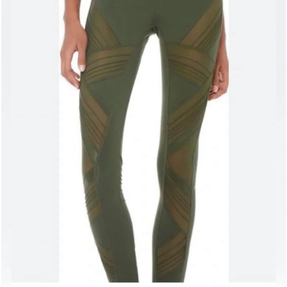 ALO Yoga Ultimate High-Rise Pant with Mesh Paneling olive/army green medium